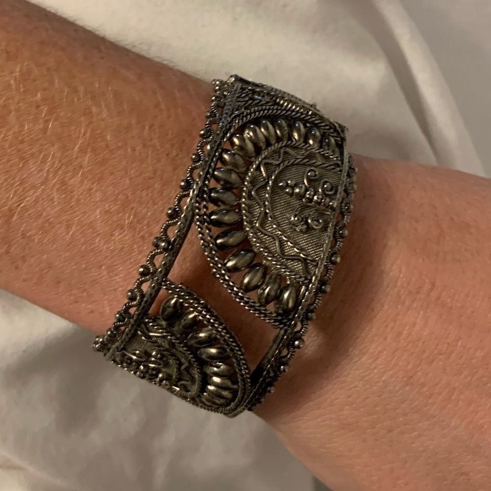 Vintage Style Silver Spring Based Bracelet